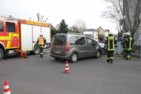 Einsatz 11.03.2017 H1 - Glas und Scherben nach VU