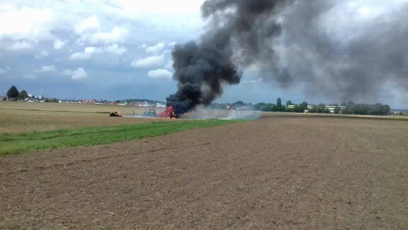 Einsatz 05.08.2017 F-LKW - Brennt Erntemaschine und umliegendes Feld