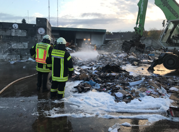 Einsatz 27.10.2017 F1 - Brennt Container