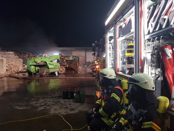 Einsatz 25.10.2017 F3 - Brennt Lagerhalle