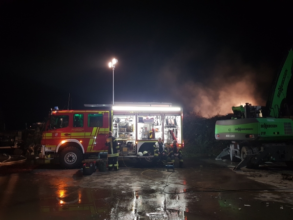 Einsatz 25.10.2017 F3 - Brennt Lagerhalle