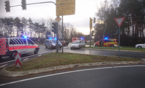 Einsatz 06.01.2018 H1 - Glas und Scherben nach VU