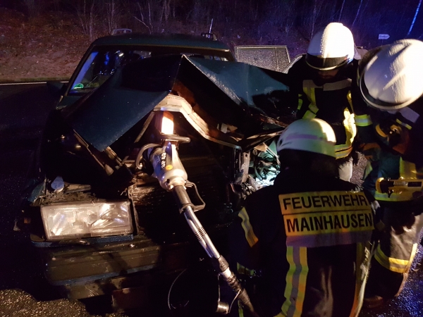 Einsatz 15.01.2018 H1 - Glas und Scherben nach VU